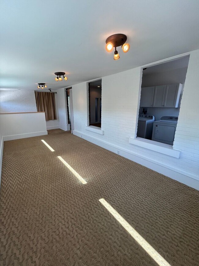Building Photo - 1301-1305 S Westnedge
