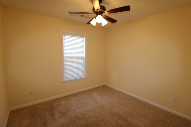 Building Photo - 505 Wallridge Dr