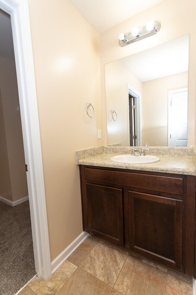 Building Photo - 4632 Southwind Rd