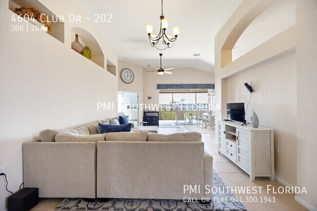 Building Photo - 4604 Club Dr