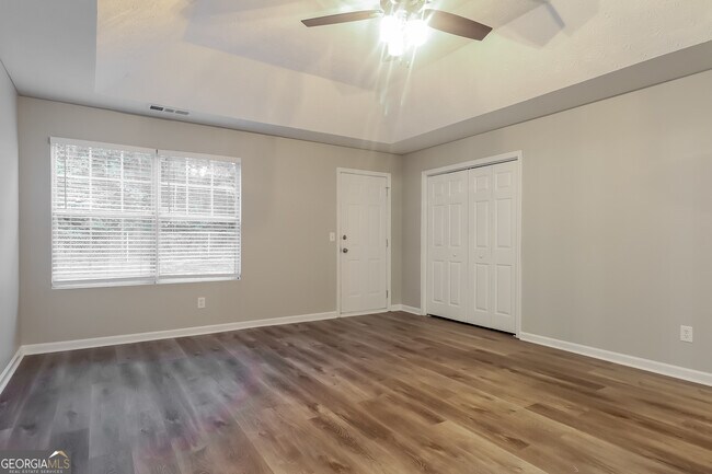 Building Photo - 60 Summer Breeze Ct