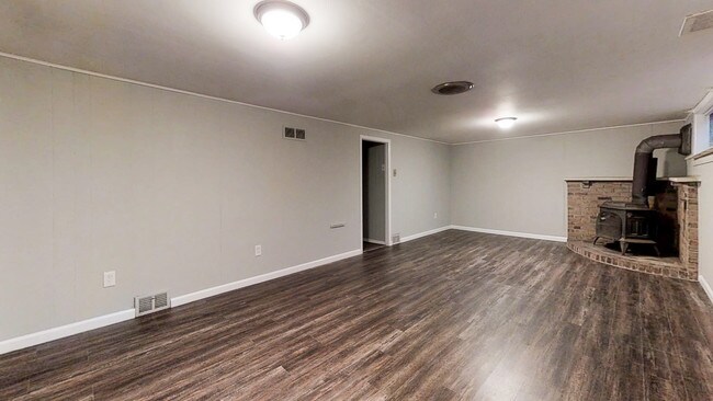 Building Photo - 1107 Hickory St