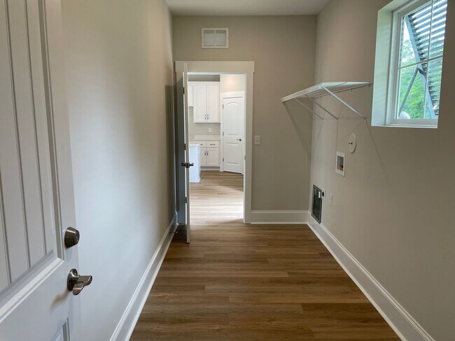 Building Photo - 3 Bedroom 2 Bathroom New Construction Hous...