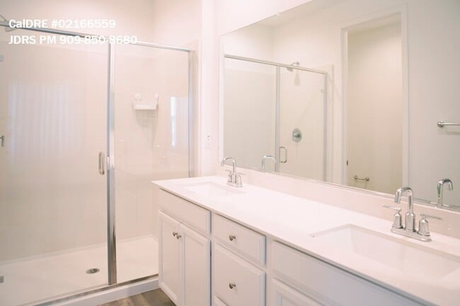 Building Photo - Irvine 2 Bedroom Condo