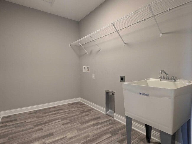 Building Photo - 7301 Aster Wy