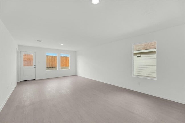 Building Photo - 263 Ottawa Way