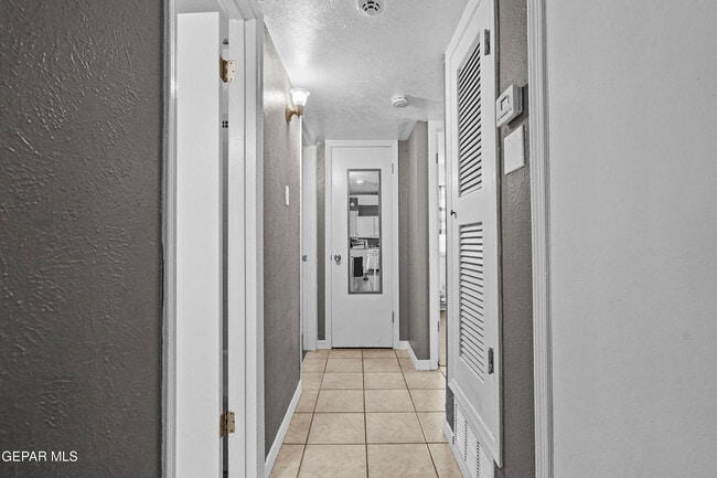 Building Photo - 5516 Fairbanks Dr