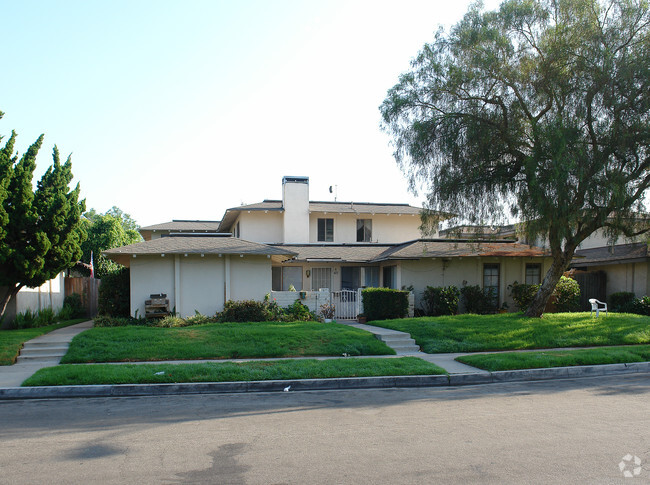Primary Photo - 403 W Rosewood Ave
