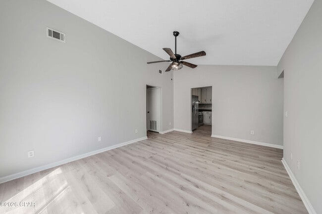 Building Photo - 7011 Lois St