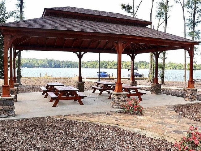 Building Photo - 1020 Open Water Dr