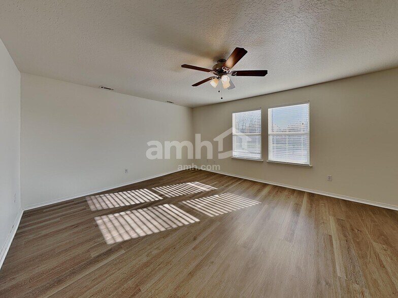 Building Photo - 9451 W Portola Dr