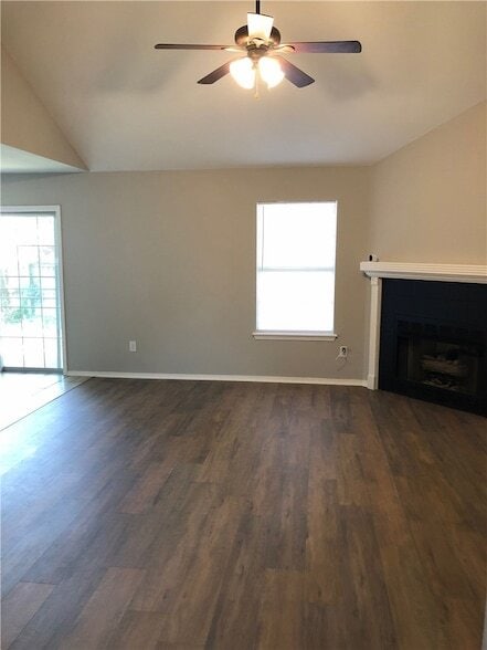 Building Photo - 1227 S Camellia Ln