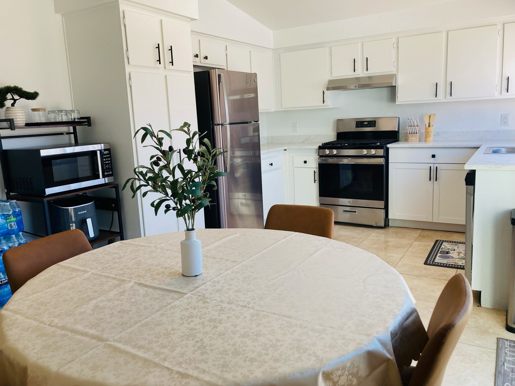 Building Photo - 3909 Montebello Ave