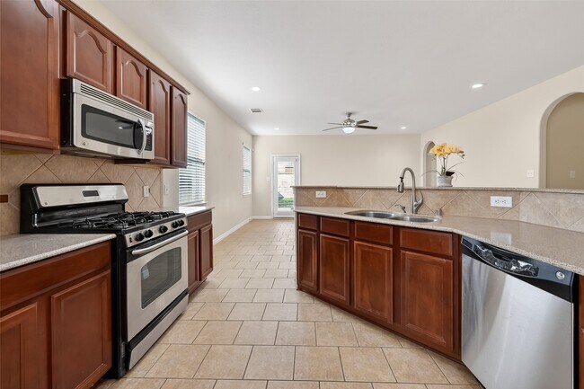 Building Photo - 11019 Bergamo Dr