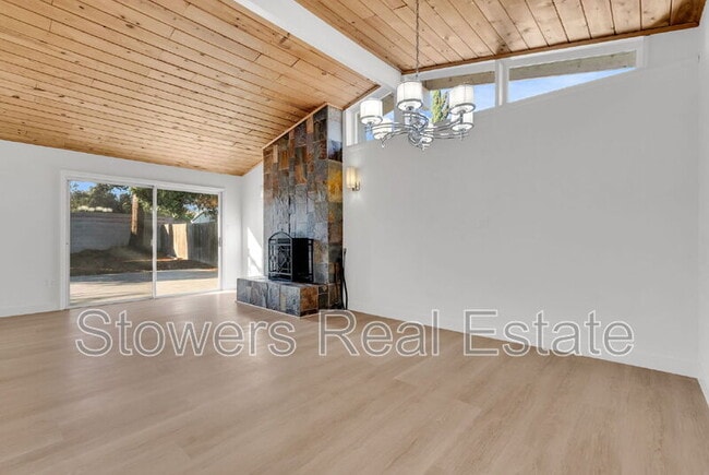 Building Photo - 3225 Claudia Dr