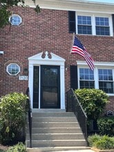 Building Photo - 7120 Lake Cove Dr