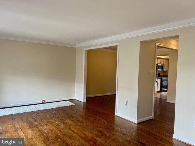Building Photo - 8008 Broken Reed Ct