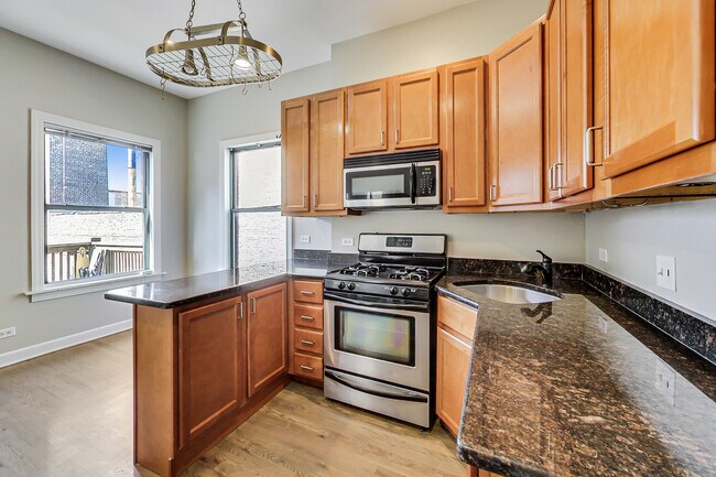 Building Photo - 2709 W Chicago Ave