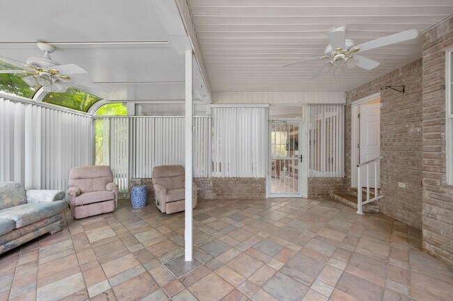 Building Photo - 6740 Scotts Pl