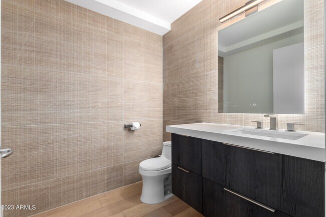 Building Photo - 7137 E Rancho Vista Dr