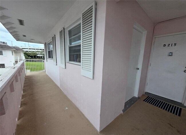 Building Photo - 7424 SW 82nd St