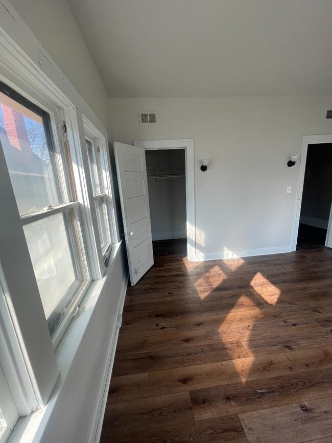 Building Photo - 2160 Glenwood Ave