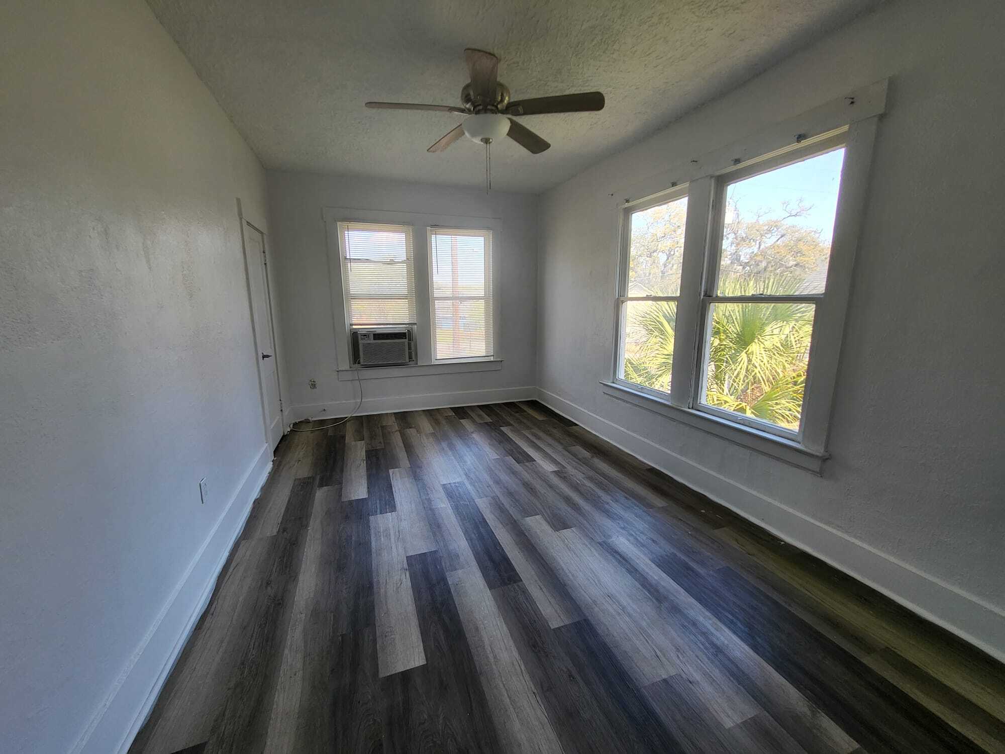 Building Photo - 234 E 18th St