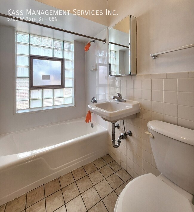 Building Photo - 5700 W 35th St