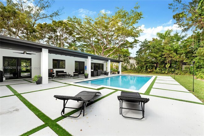 Building Photo - 17203 SW 78th Pl