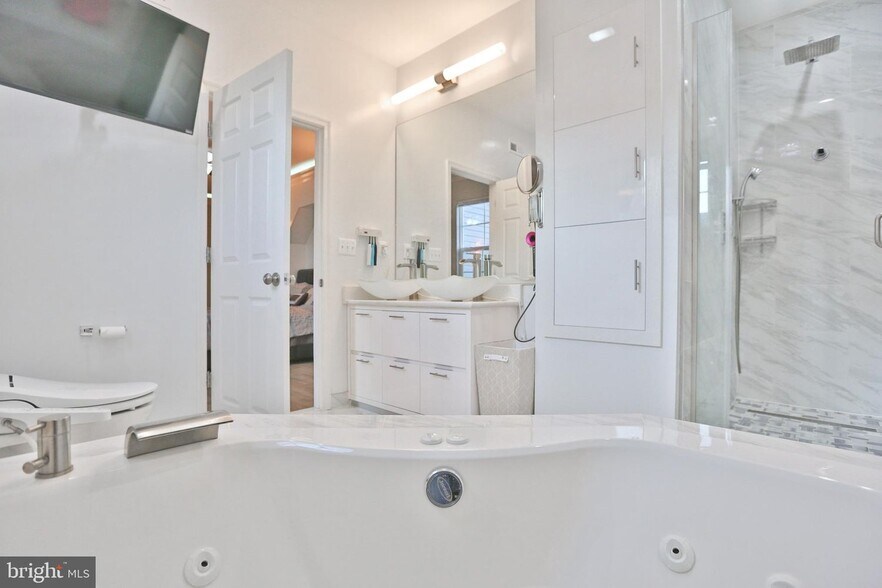 Building Photo - 21112 Sugarview Dr