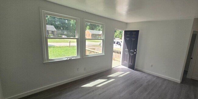 Building Photo - 2 bedroom duplex in Prince George