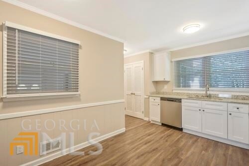 Building Photo - 3462 Calumet Rd