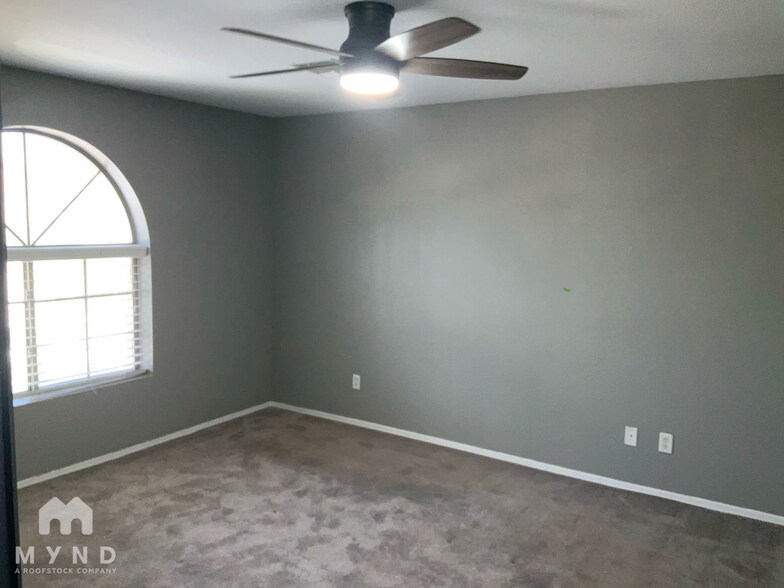 Building Photo - 1837 S 217th Ave