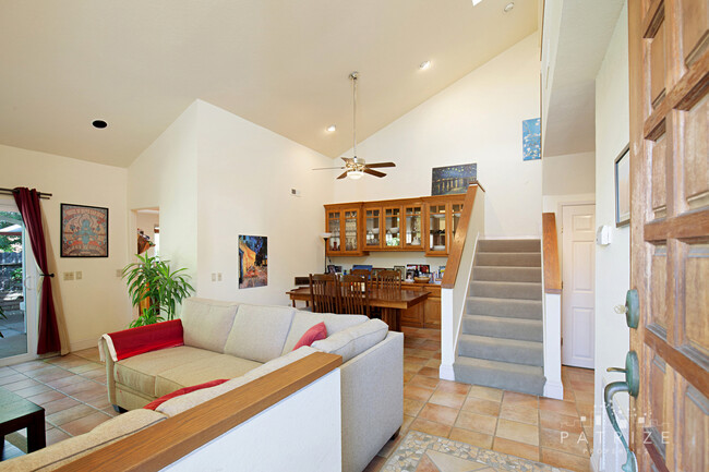 Building Photo - Beautiful twinhome in Village Park Encinitas.