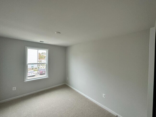 Building Photo - 516 Rivanna Hl Rd