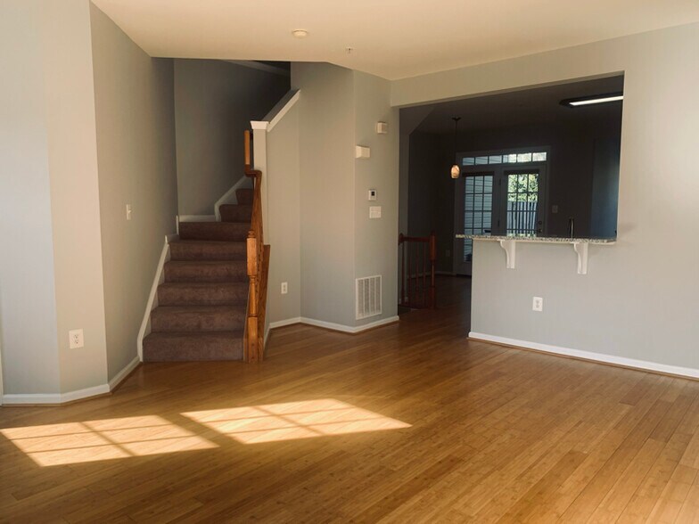 Living Room - 6520 Landing Way