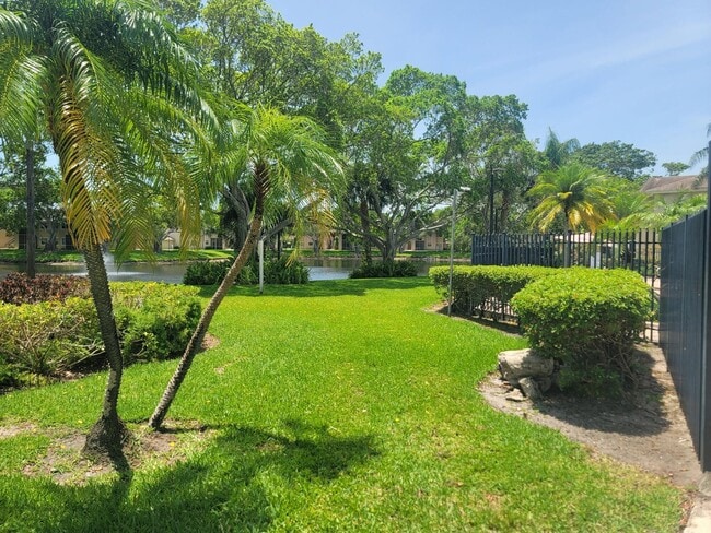 Building Photo - 671 Cypress Lake Blvd