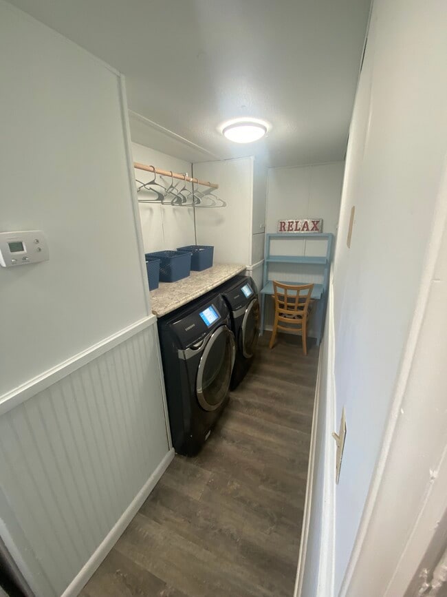 Building Photo - 430 Ranch Rd