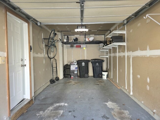 Building Photo - 1604 Post Oak Dr