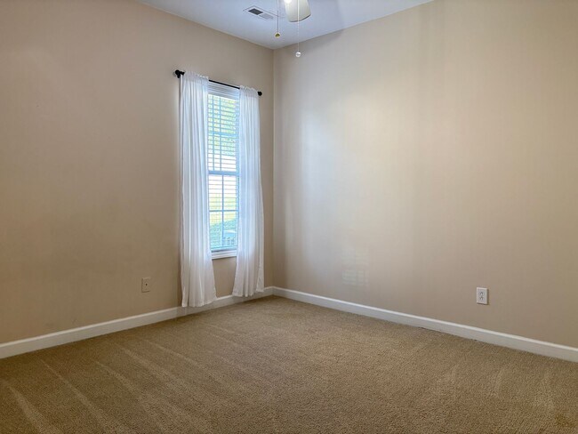 Building Photo - 804 Pelican Ln