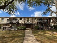 Building Photo - 268 N Carter St