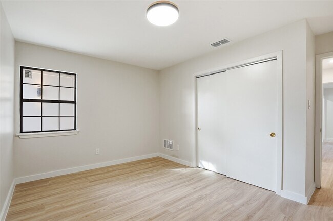 Building Photo - 3514 Brookhurst Ln