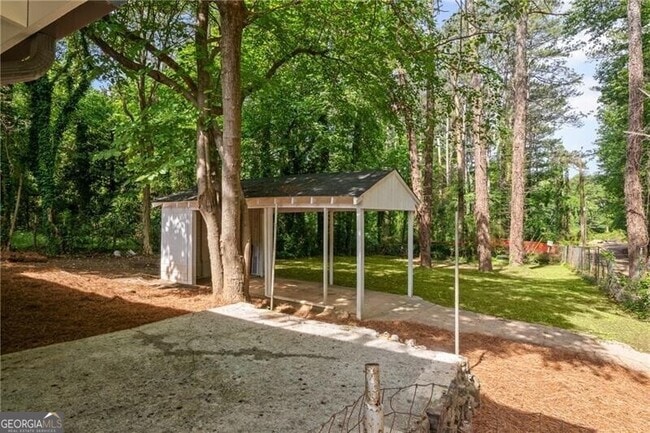 Building Photo - 2889 Macon Dr SW