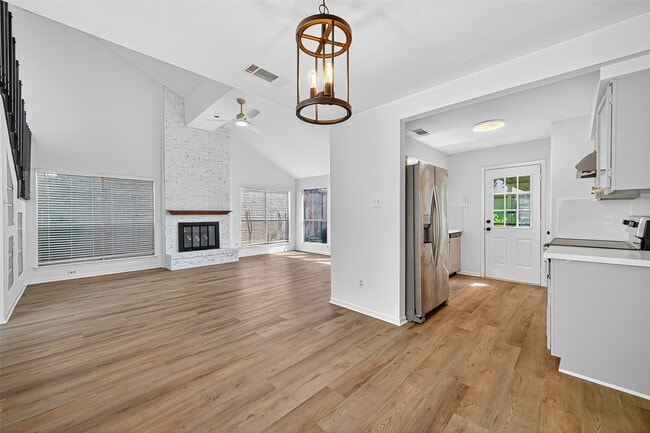 Building Photo - 1917 Trixie Ln