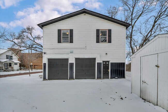 Building Photo - 3081 W 16th St