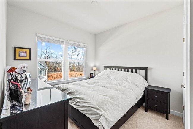 Building Photo - Like New! CLOSE TO I-95 & QUANTICO!