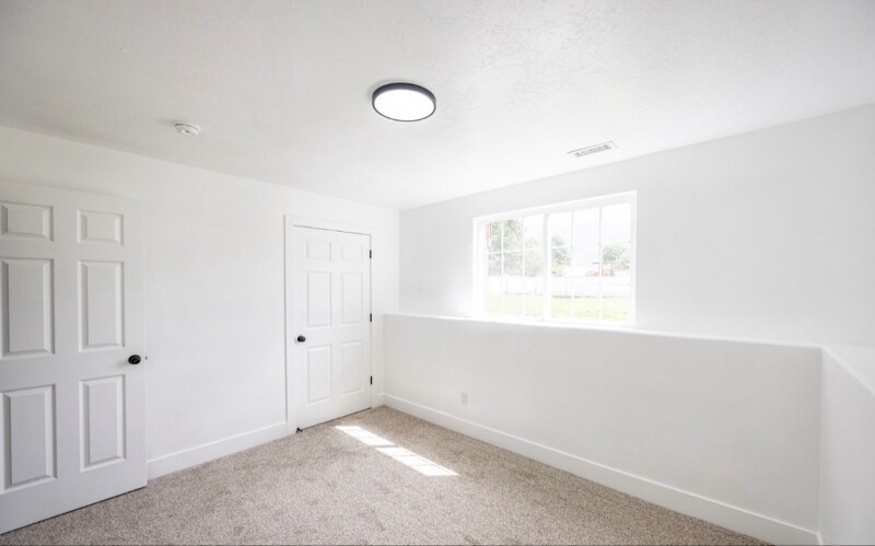 Building Photo - 465 S 100 E St