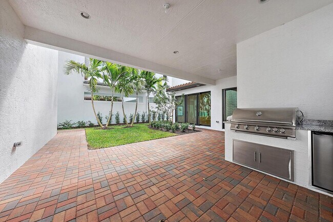 Building Photo - 13128 Alton Rd