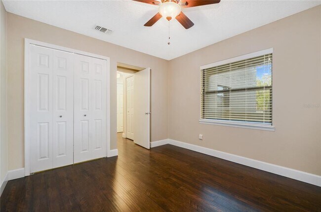 Building Photo - 439 S Netherwood Cres