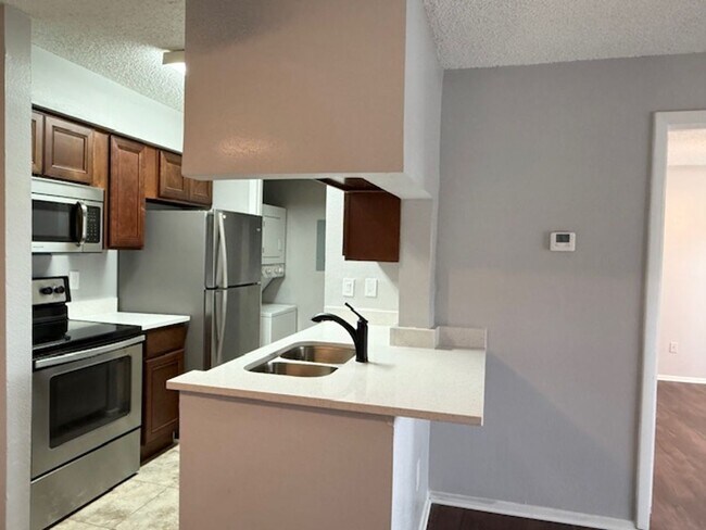 Building Photo - 208 Afton Square